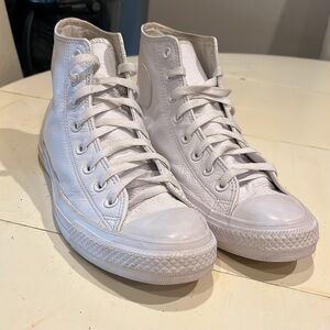 Converse Chuck Taylor All Star Leather Sneakers size 10.5 women /8.5 men’s